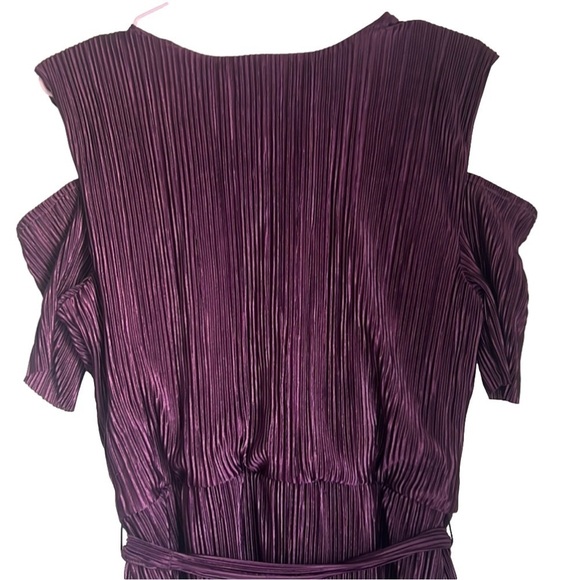 NWT Ricki’s Pleated Cold Shoulder Dress - Picture 4 of 4